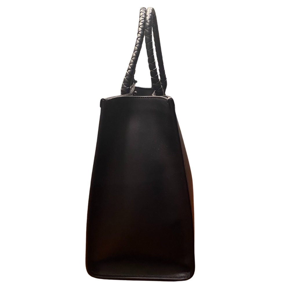 Burberry Universal Passport Tote Bag - Picture 2 of 5
